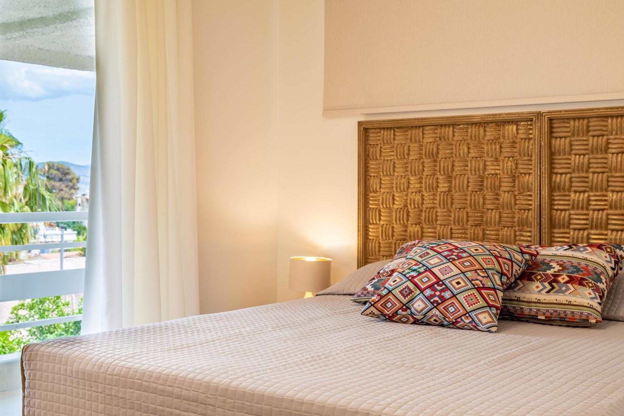 Arancia Elegant Rooms And Suites Толон Екстериор снимка