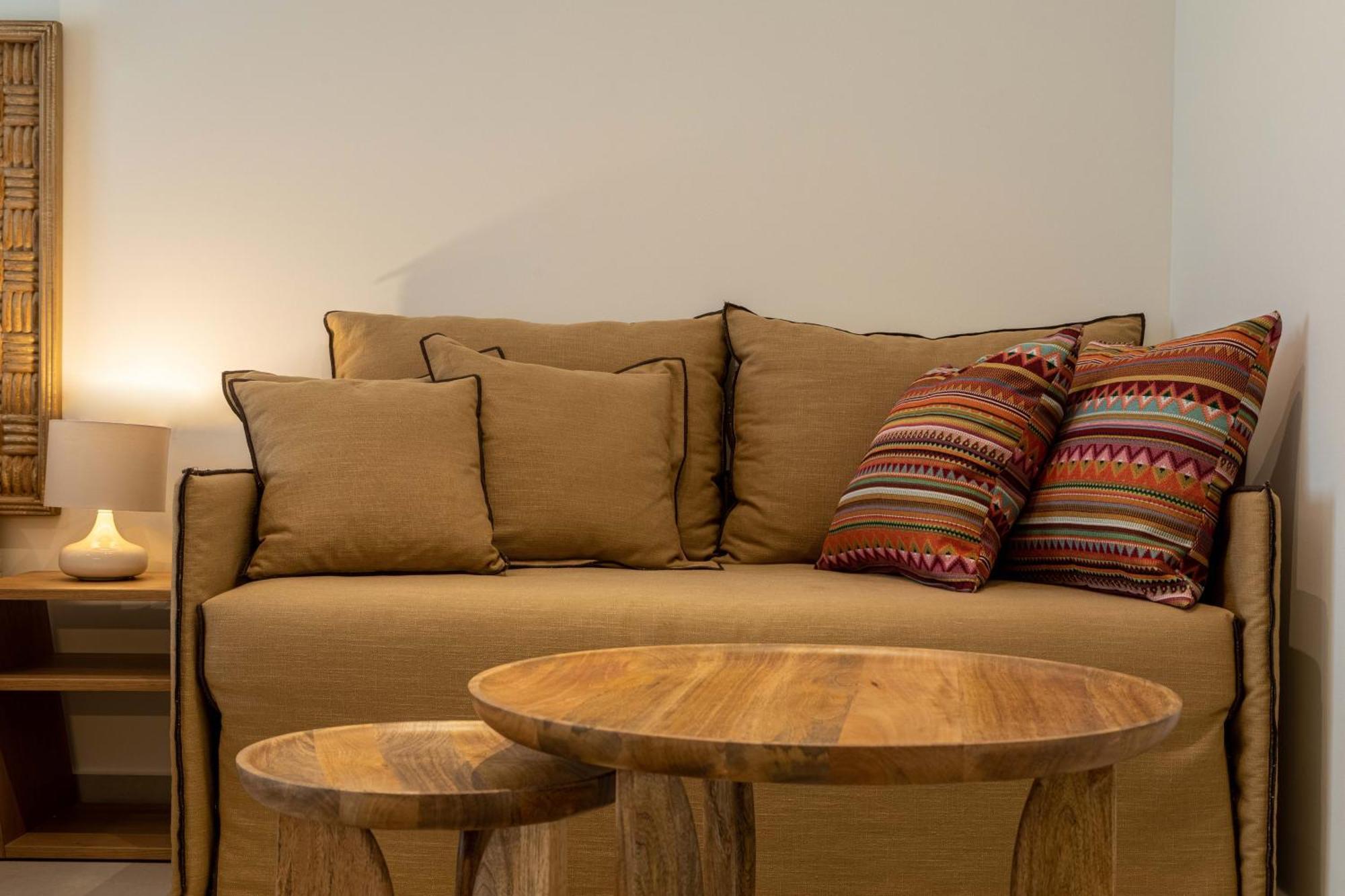 Arancia Elegant Rooms And Suites Толон Екстериор снимка