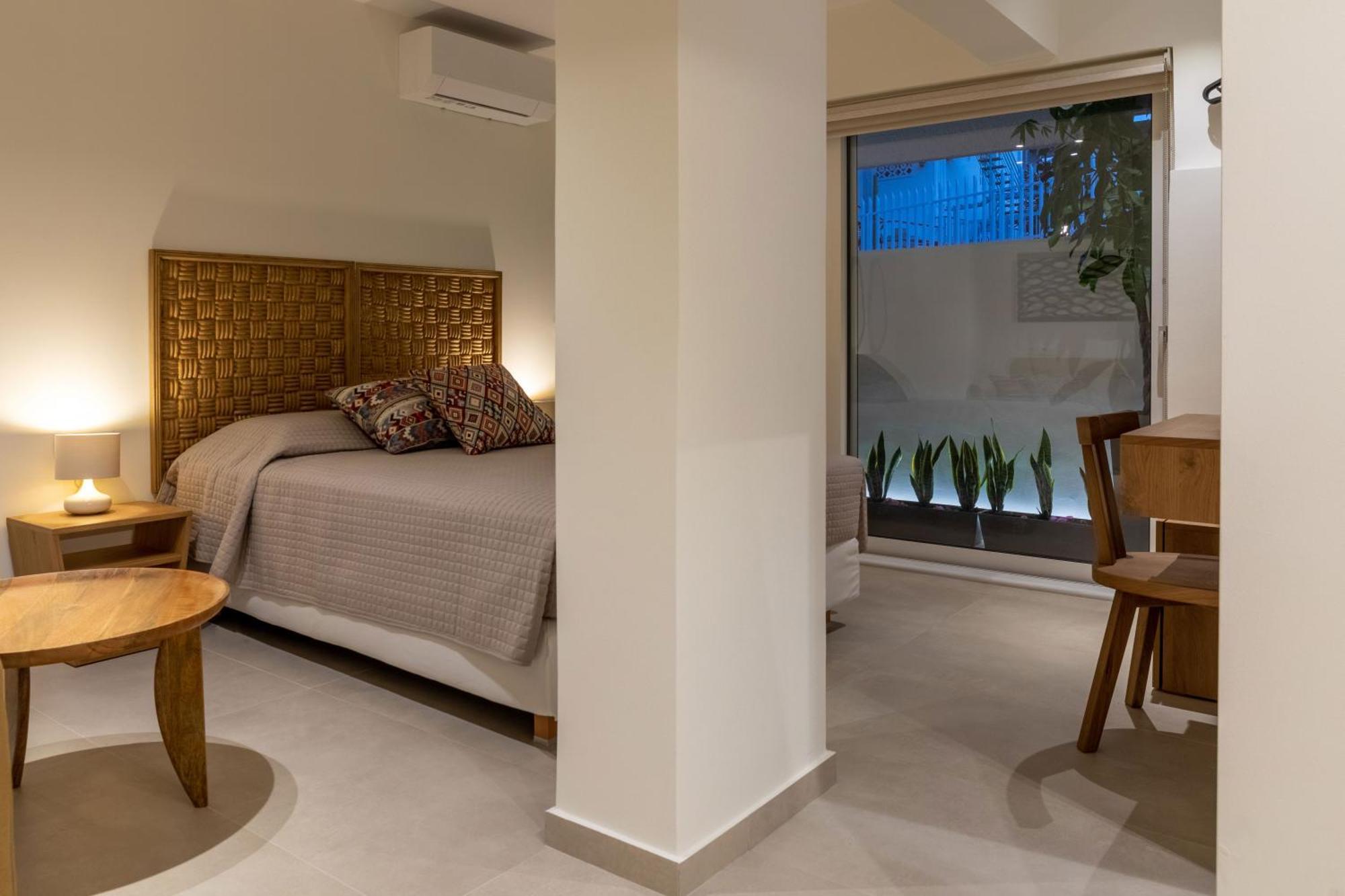 Arancia Elegant Rooms And Suites Толон Екстериор снимка